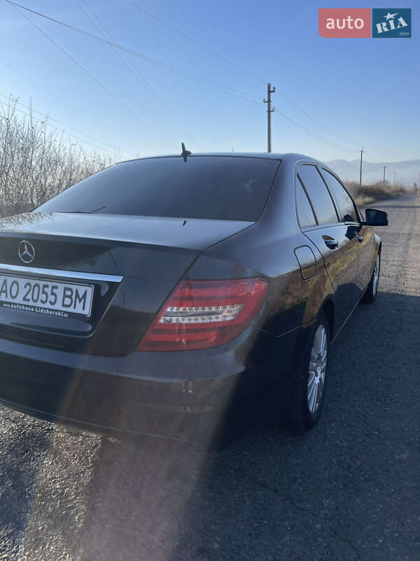 Седан Mercedes-Benz C-Class 2012 в Хусте