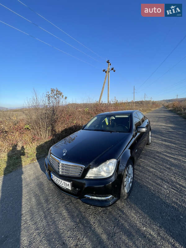 Седан Mercedes-Benz C-Class 2012 в Хусте
