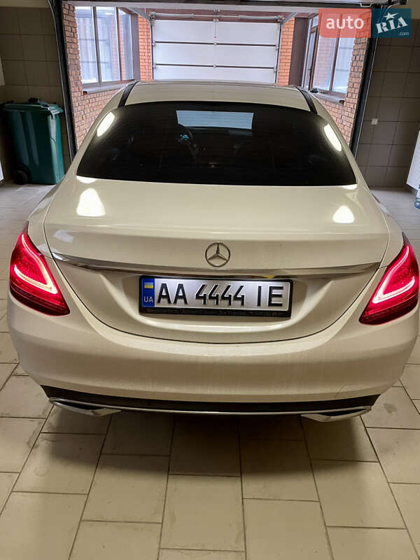 Седан Mercedes-Benz C-Class 2018 в Києві