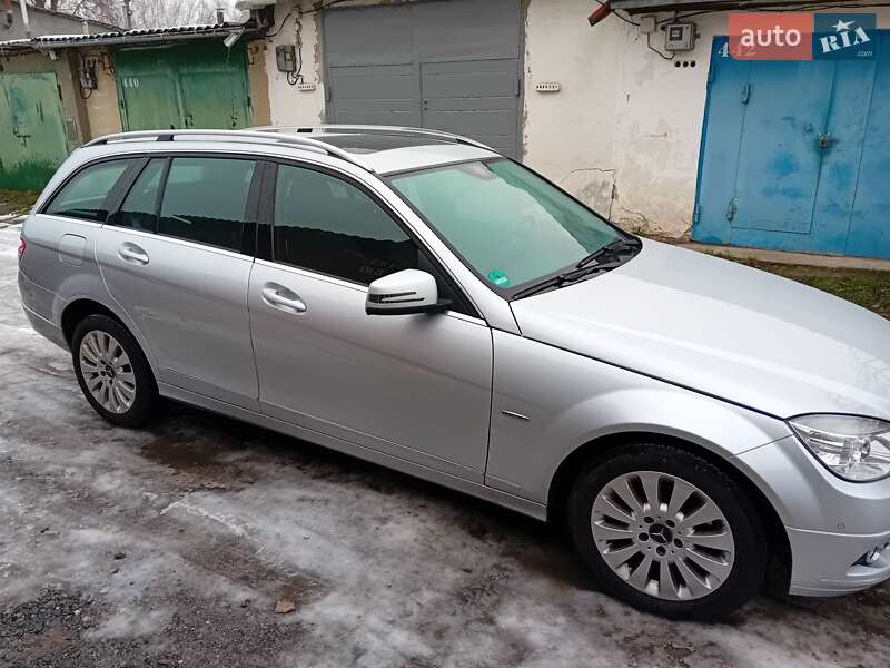 Универсал Mercedes-Benz C-Class 2010 в Староконстантинове