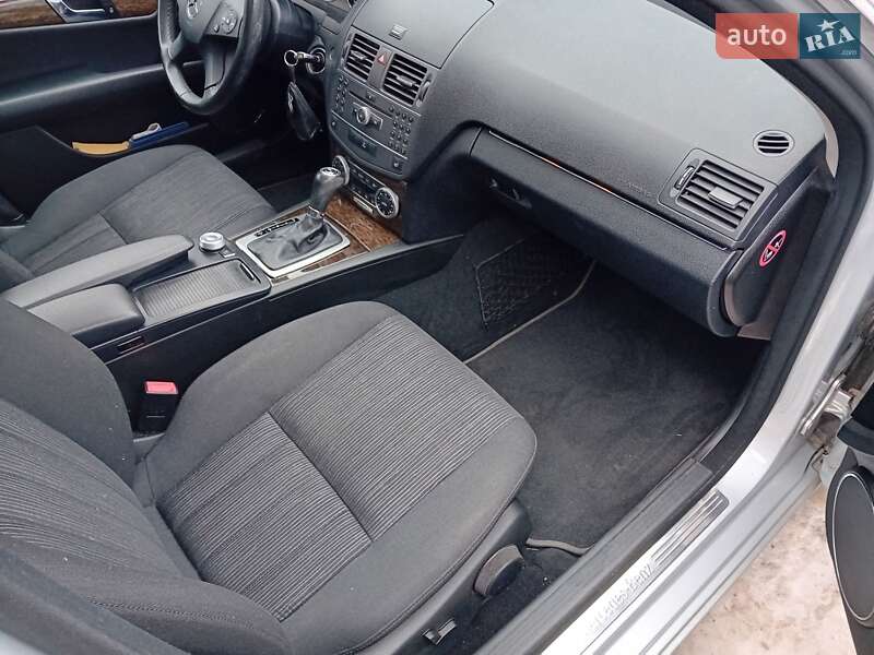 Универсал Mercedes-Benz C-Class 2010 в Староконстантинове