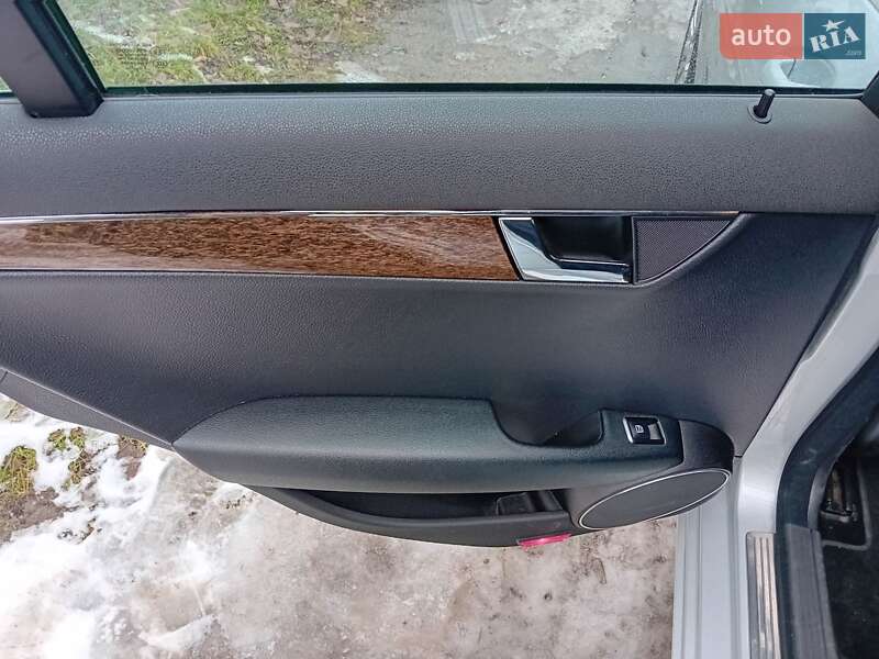 Универсал Mercedes-Benz C-Class 2010 в Староконстантинове