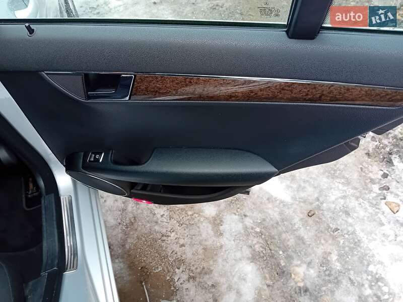 Универсал Mercedes-Benz C-Class 2010 в Староконстантинове