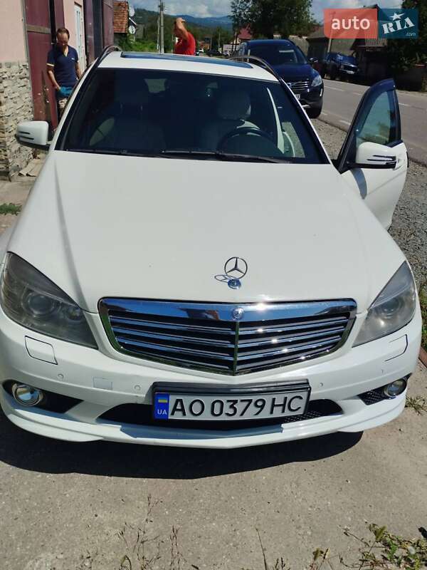 Универсал Mercedes-Benz C-Class 2010 в Рахове