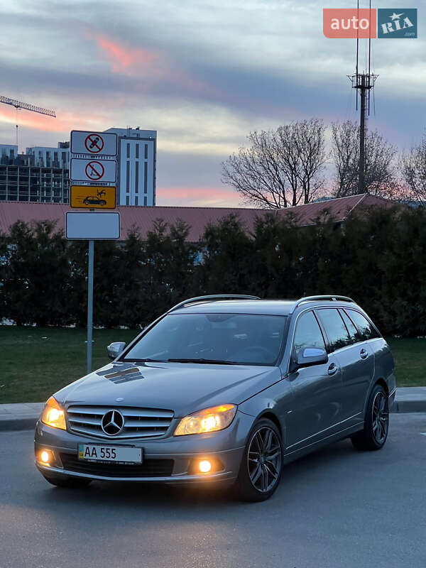 Універсал Mercedes-Benz C-Class 2008 в Києві