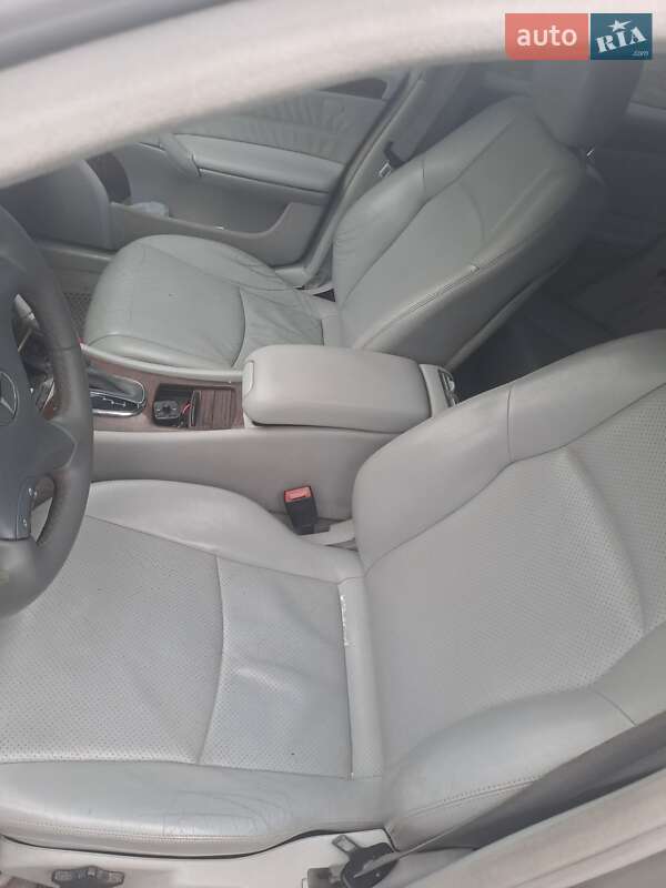 Седан Mercedes-Benz C-Class 2002 в Львове