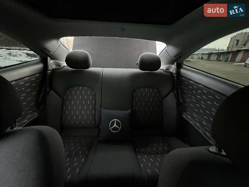 Купе Mercedes-Benz C-Class 2003 в Новояворовске