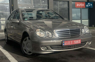 Седан Mercedes-Benz C-Class 2004 в Чернігові