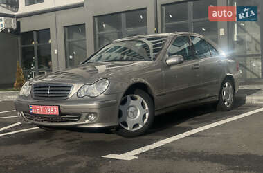 Седан Mercedes-Benz C-Class 2004 в Чернігові