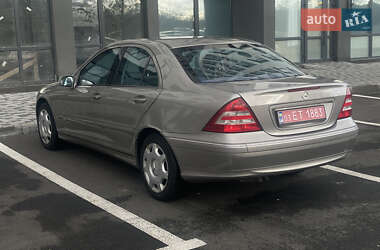 Седан Mercedes-Benz C-Class 2004 в Чернігові