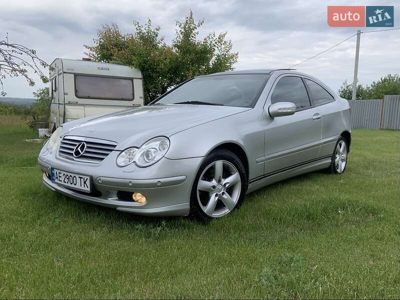 Універсал Mercedes-Benz C-Class 2002 в Дніпрі