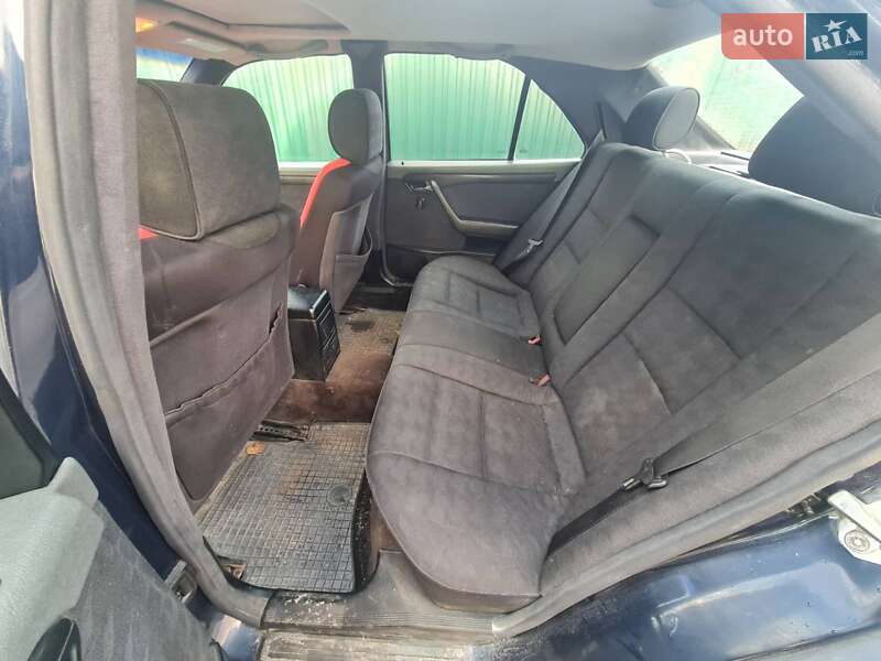 Седан Mercedes-Benz C-Class 1995 в Белой Церкви фото 9 Седан Mercedes-Benz C-Class 1995 в Белой Церкви