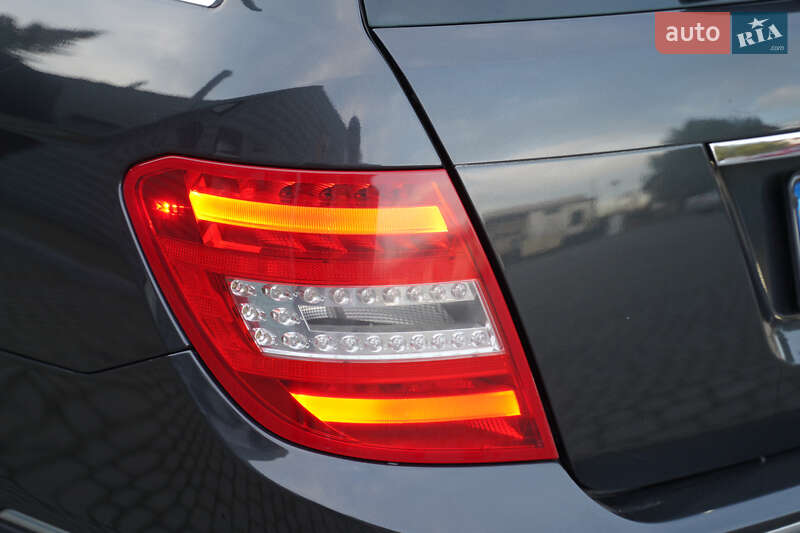 Універсал Mercedes-Benz C-Class 2012 в Івано-Франківську
