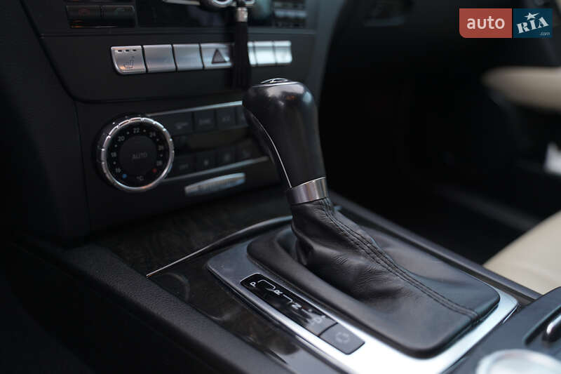Універсал Mercedes-Benz C-Class 2012 в Івано-Франківську