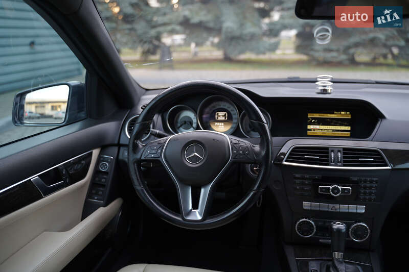 Універсал Mercedes-Benz C-Class 2012 в Івано-Франківську