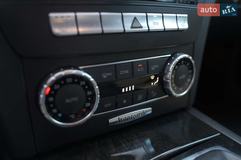 Універсал Mercedes-Benz C-Class 2012 в Івано-Франківську