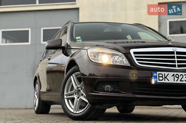 Універсал Mercedes-Benz C-Class 2010 в Рівному