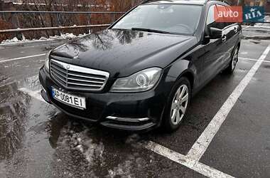 Універсал Mercedes-Benz C-Class 2013 в Києві