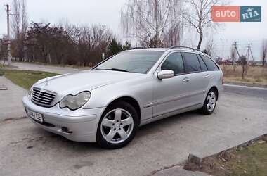 Універсал Mercedes-Benz C-Class 2003 в Вараші