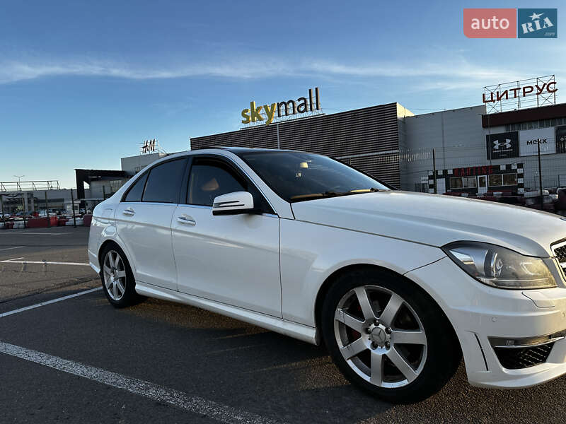 Седан Mercedes-Benz C-Class 2012 в Киеве