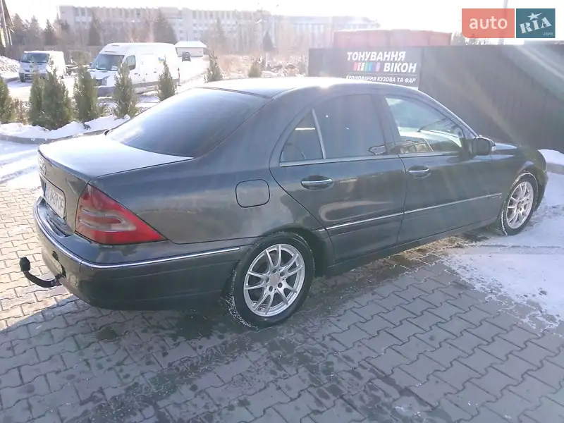 Mercedes-Benz C-Class 2001 VIN WDB2030041F119785 фото оголошення 8 з 49