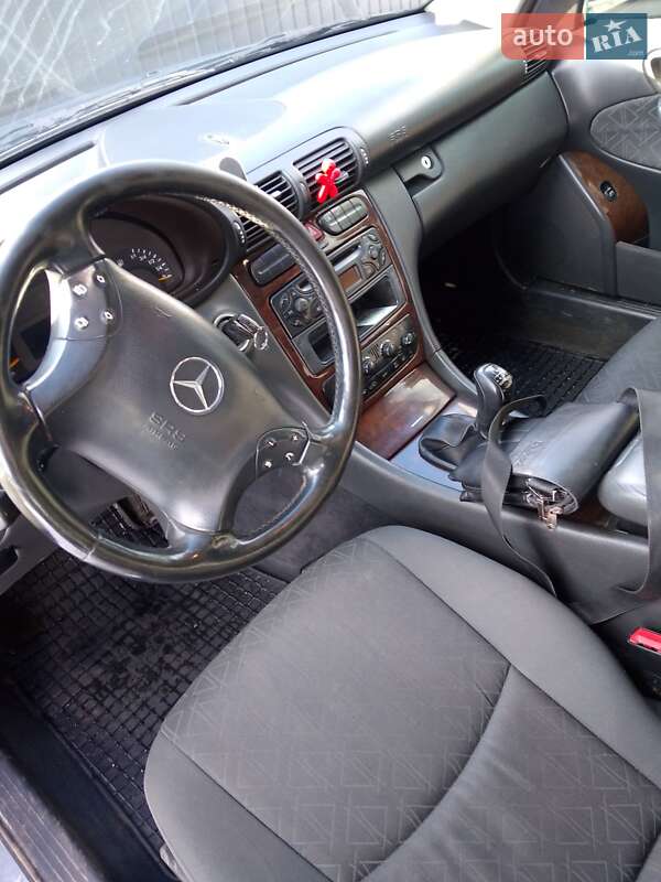 Седан Mercedes-Benz C-Class 2001 в Львове
