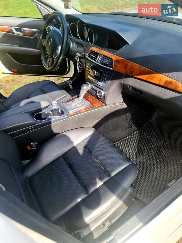 Седан Mercedes-Benz C-Class 2012 в Харкові