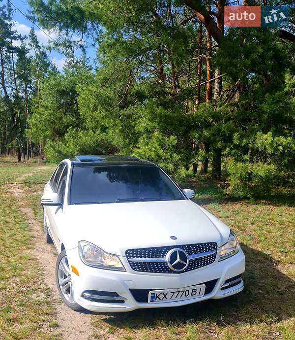 Седан Mercedes-Benz C-Class 2012 в Харкові