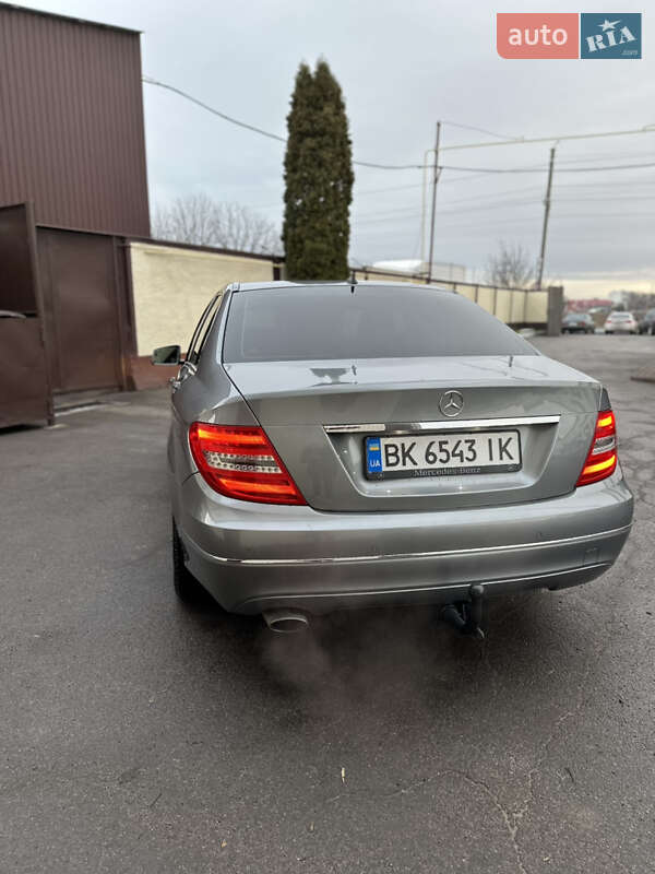Седан Mercedes-Benz C-Class 2012 в Рівному
