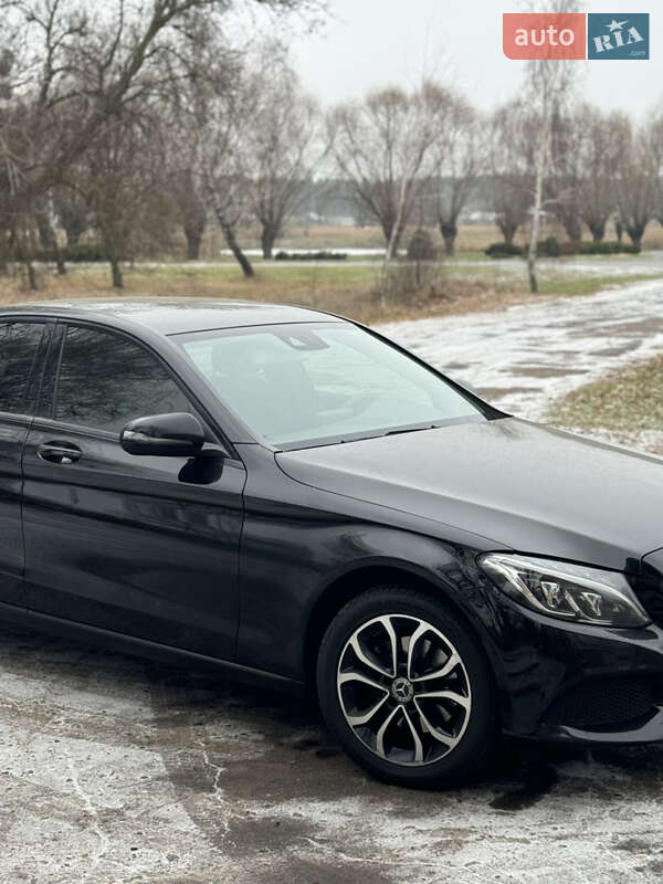 Седан Mercedes-Benz C-Class 2017 в Киеве