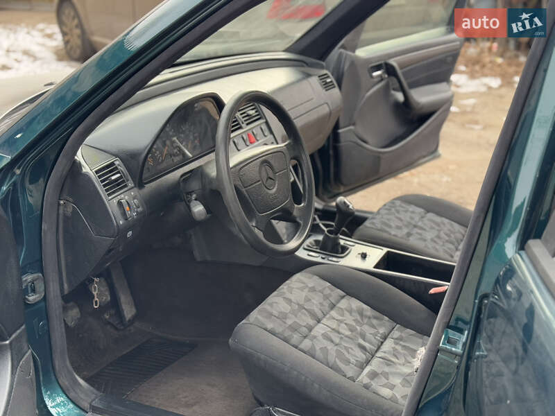 Седан Mercedes-Benz C-Class 1997 в Василькові