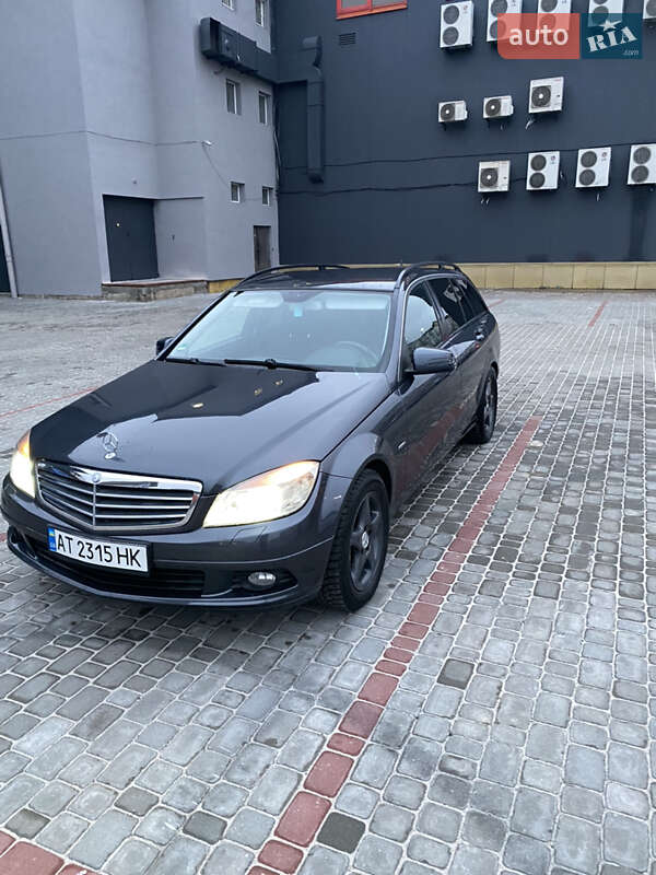 Універсал Mercedes-Benz C-Class 2010 в Івано-Франківську