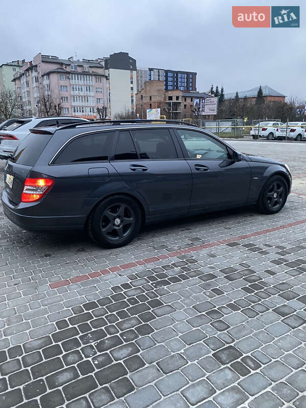 Універсал Mercedes-Benz C-Class 2010 в Івано-Франківську