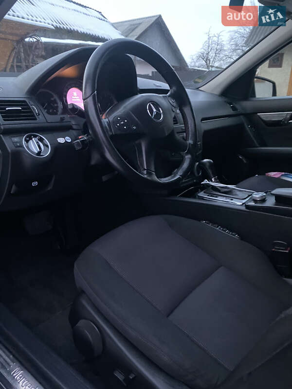 Універсал Mercedes-Benz C-Class 2010 в Івано-Франківську
