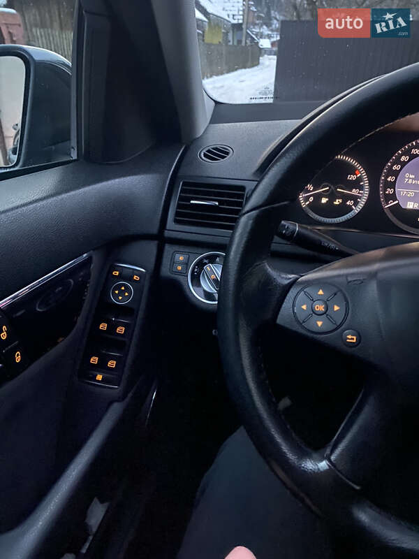 Універсал Mercedes-Benz C-Class 2010 в Івано-Франківську