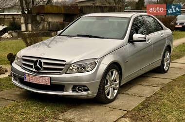 Седан Mercedes-Benz C-Class 2010 в Чернівцях