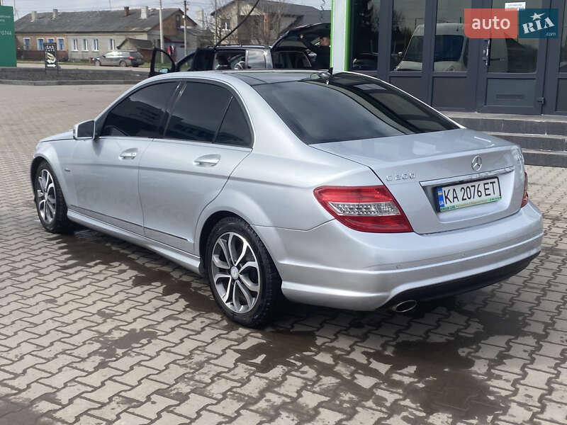 Седан Mercedes-Benz C-Class 2010 в Нововолынске