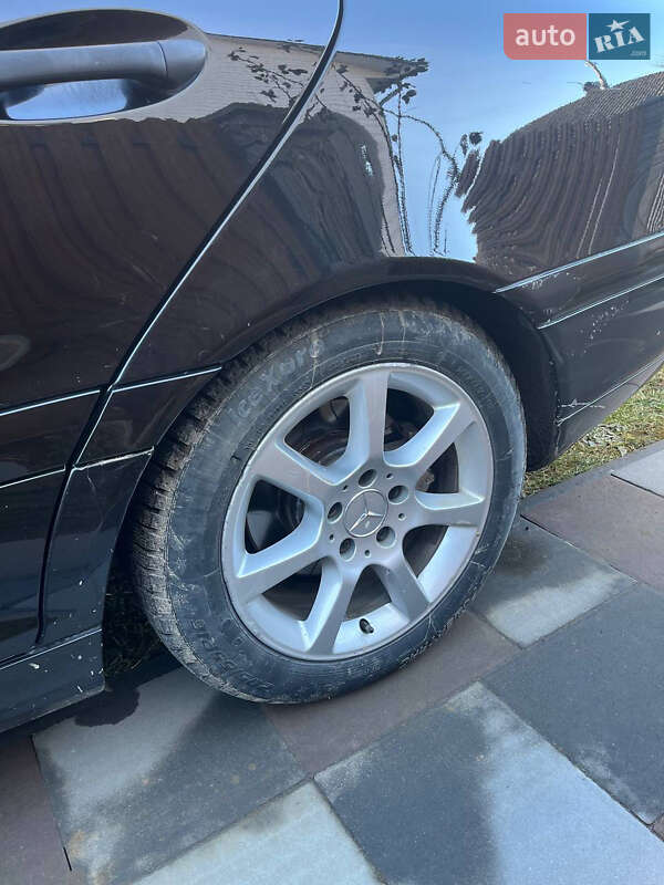 Универсал Mercedes-Benz C-Class 2005 в Ивано-Франковске фото 19 Универсал Mercedes-Benz C-Class 2005 в Ивано-Франковске