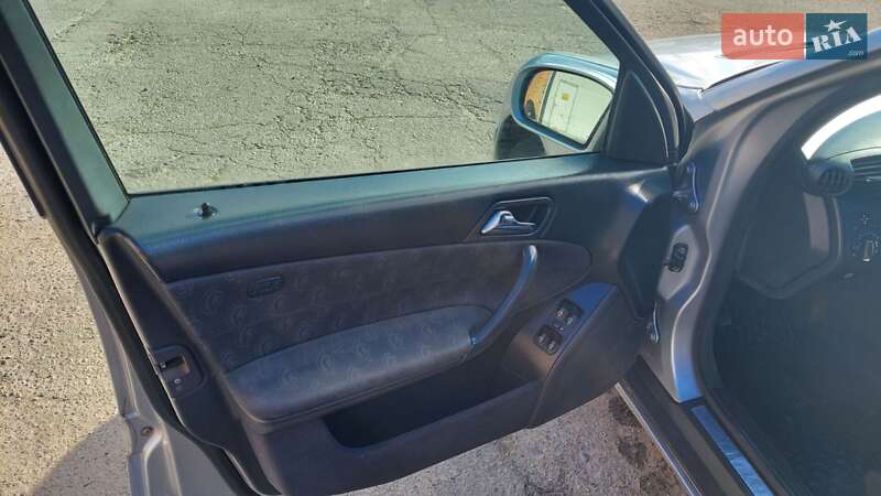 Универсал Mercedes-Benz C-Class 2002 в Лохвице