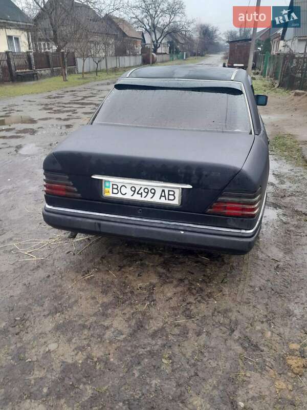 Седан Mercedes-Benz C-Class 1991 в Тячеві