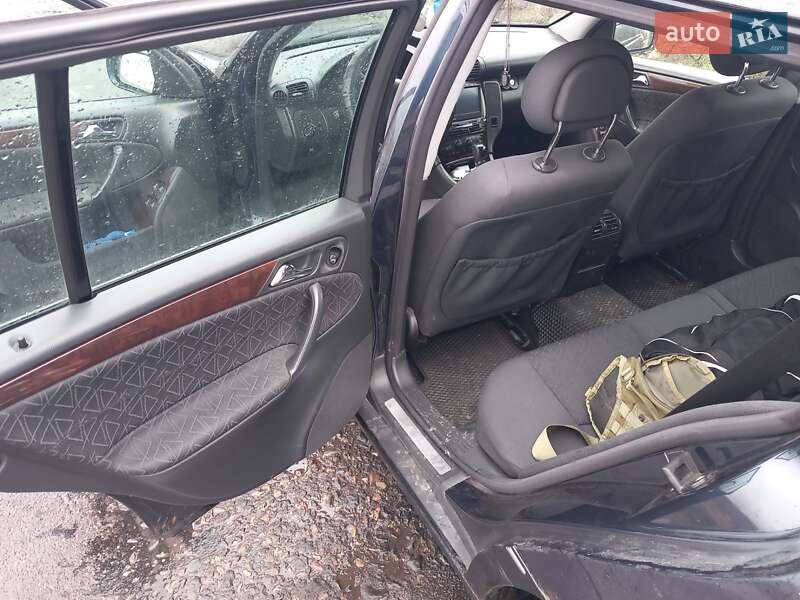 Універсал Mercedes-Benz C-Class 2002 в Дерно