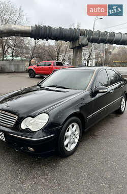 Седан Mercedes-Benz C-Class 2003 в Киеве