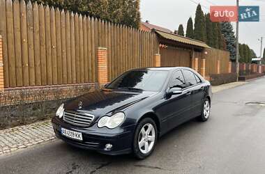 Седан Mercedes-Benz C-Class 2004 в Вінниці