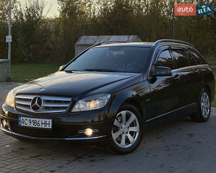 Универсал Mercedes-Benz C-Class 2011 в Нововолынске