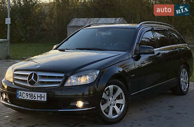 Универсал Mercedes-Benz C-Class 2011 в Нововолынске