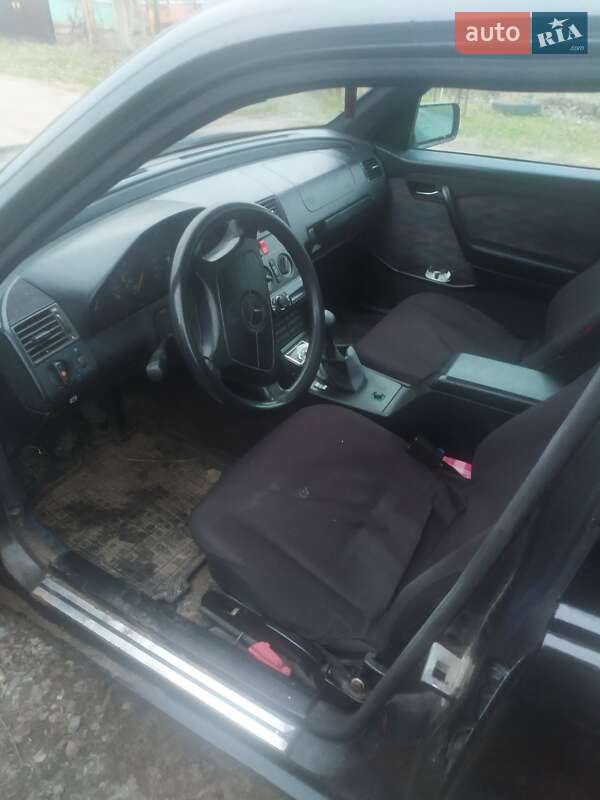 Седан Mercedes-Benz C-Class 1993 в Городне