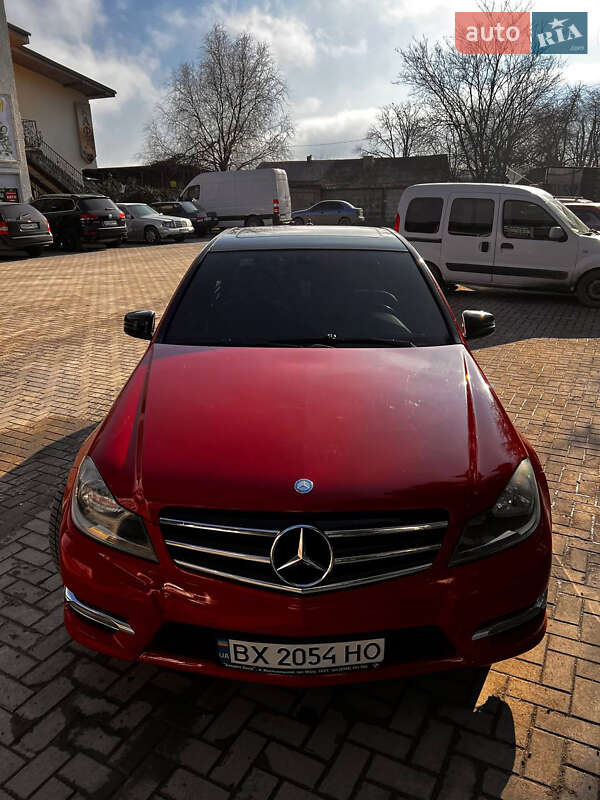 Седан Mercedes-Benz C-Class 2011 в 