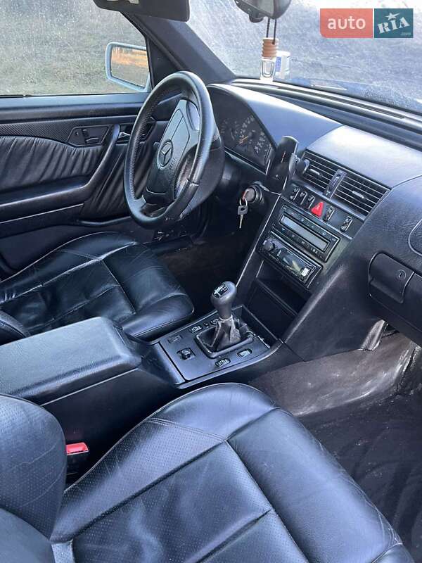 Седан Mercedes-Benz C-Class 1997 в Ивано-Франковске