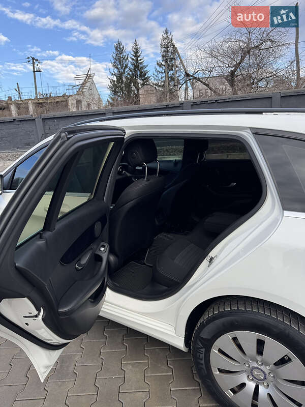 Универсал Mercedes-Benz C-Class 2014 в Черновцах