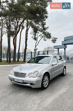 Универсал Mercedes-Benz C-Class 2001 в Вараше